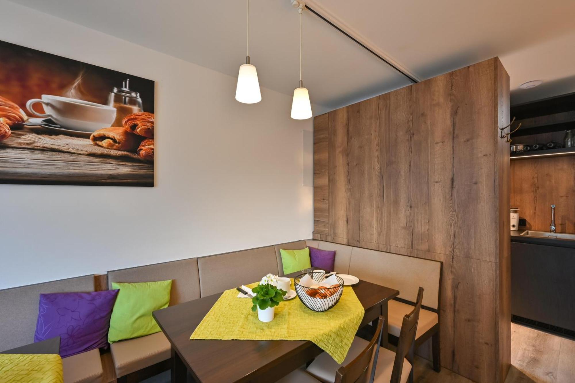 Hotel Gaestehaus Stock Zimmer Kaffeesaeckle ฟรีดริชส์ฮาเฟน ภายนอก รูปภาพ